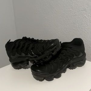 ✅VAPOR MAX PLUS all black size 10 US GREAT CONDITION USED ONCE
